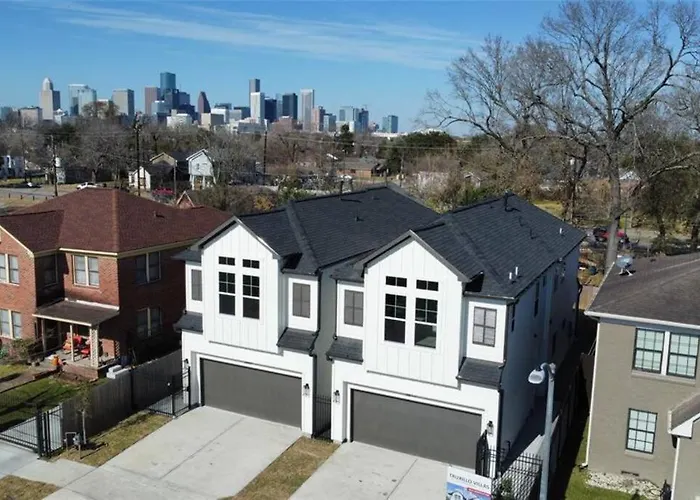 Gray Lux Hse 3Br 3 And Half Ba Medcenter Downtwn Hottub
