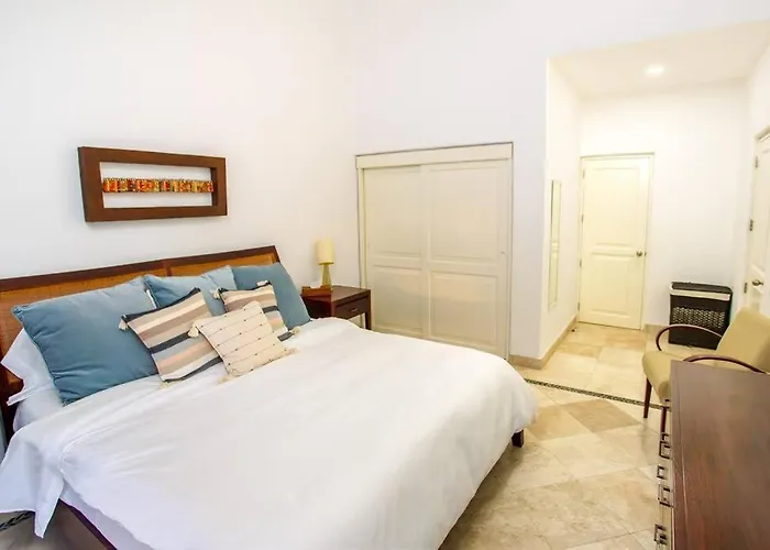 La Roca 8 Min Walking Distance To The Beach