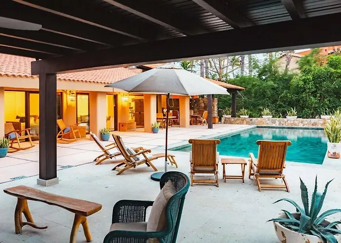 La Roca 8 Min Walking Distance To The Beach