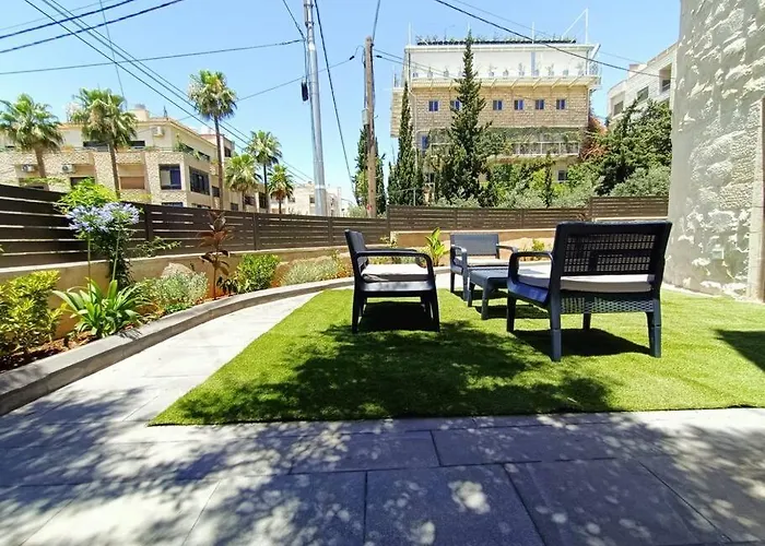 Elegant 2-Bedroom In Um Uthaina