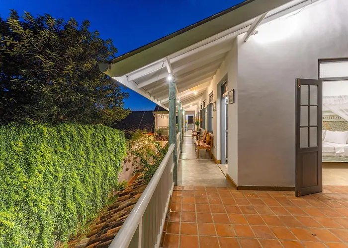 Luxury hotel only: Parawa House