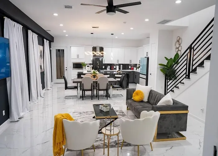 Houston Up Scale Abode