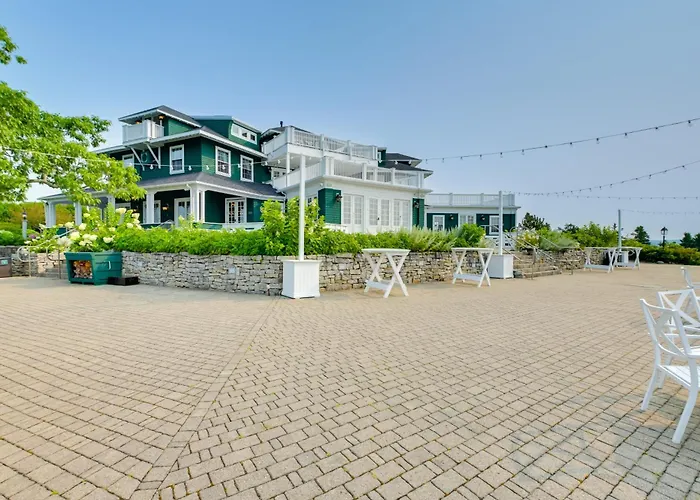 Elegant Oceanfront Maine Estate W/ Gazebo