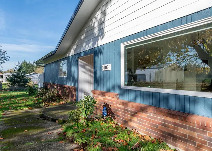New Riverfront Luxury With Acreage And Great Views