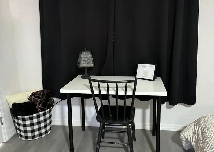 The Sanford Foodie Guest House
