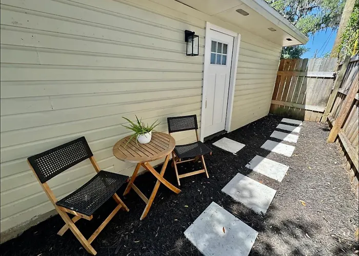 The Sanford Foodie Guest House