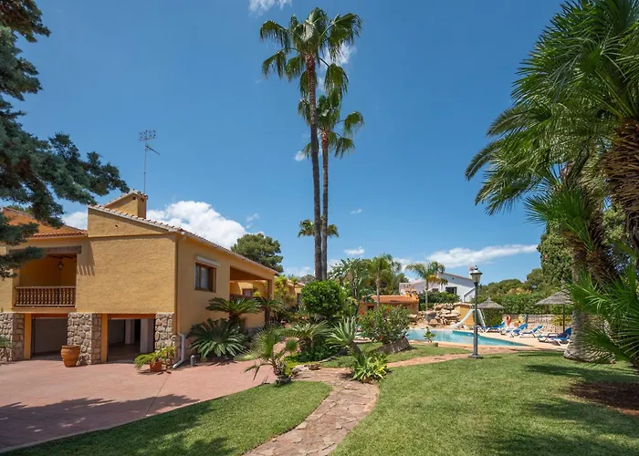 Villa With Private Pool And Tennis Court 150 Metres From The Sea-Villa El Olivo