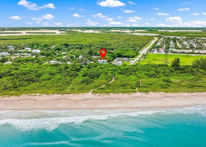 Hutchinson Island Beach Retreat - Ground Floor Condo - Pets Welcome