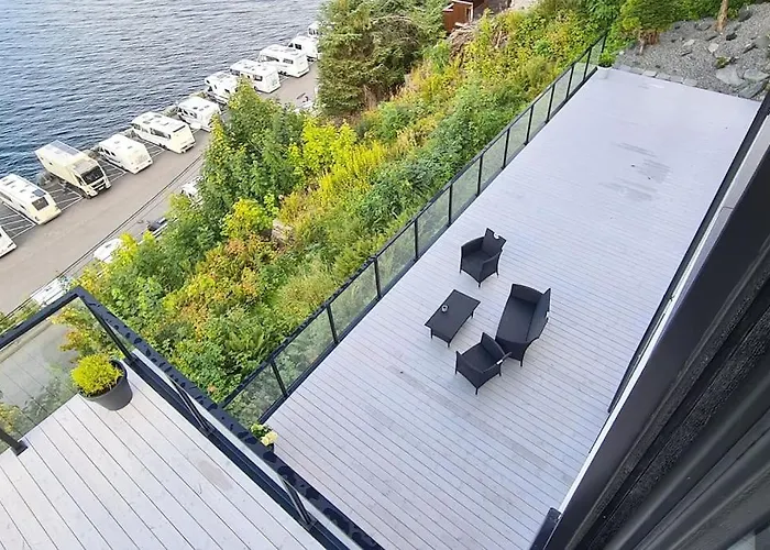 Fjord View In Centre With Parking