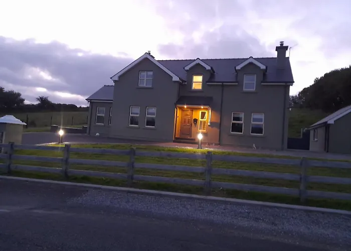 Dromore House F94W57E