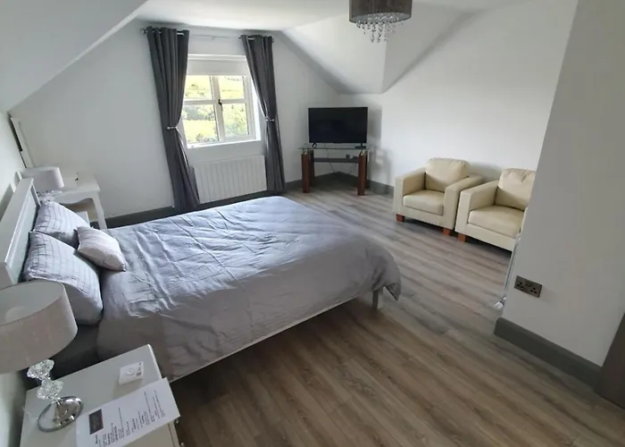 Dromore House F94W57E