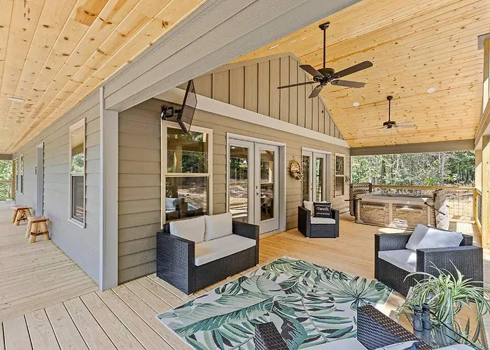 5 Bedroom Huge Luxury Cabin Perfect For Family Getaway