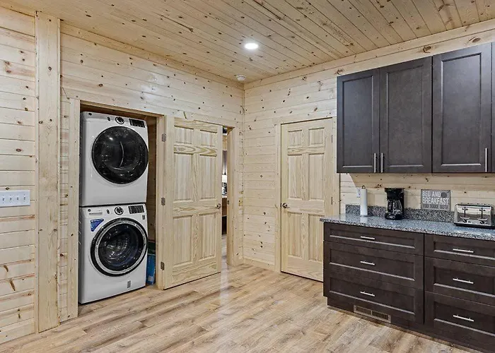 5 Bedroom Huge Luxury Cabin Perfect For Family Getaway