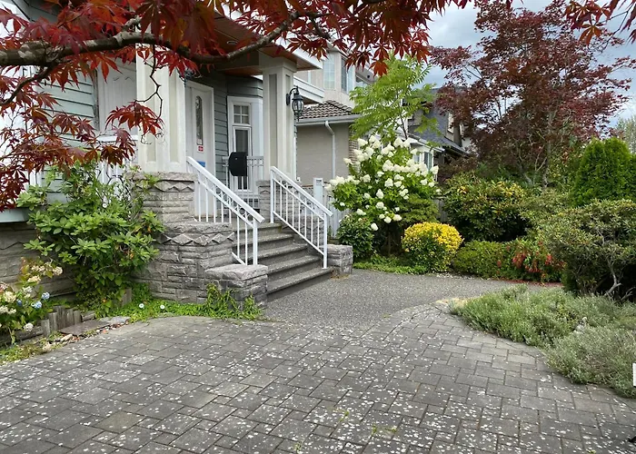 7 Bedrooms In The Heart Of