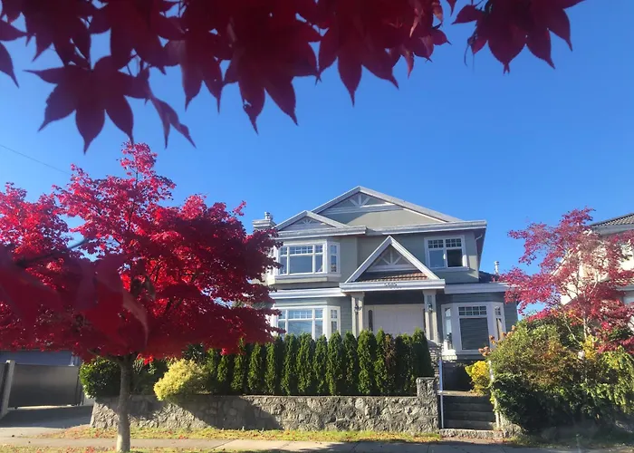 7 Bedrooms In The Heart Of