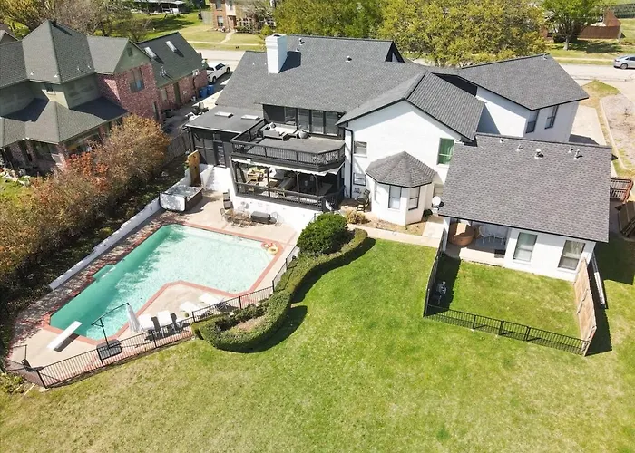 Lakefront Luxe 6Br 4,5Ba Holiday Home With Pool & Hot Tub