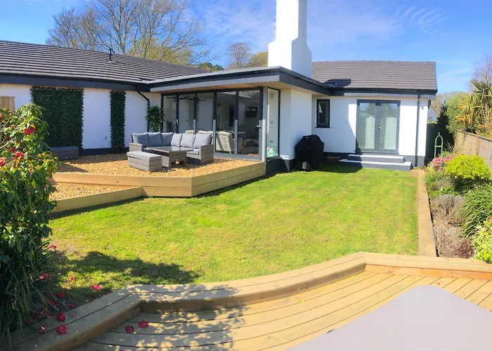The Cuckoo'S Retreat - Luxurious Home With Private Garden & Jacuzzi
