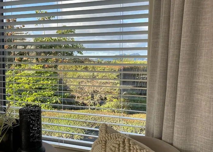Views To Unwind - Self Contained Unit W/King Bed