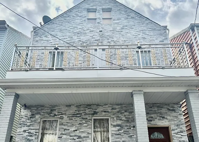3 Bedrooms In 2Nd Floor Modern Brooklyn Home, Close To J Train