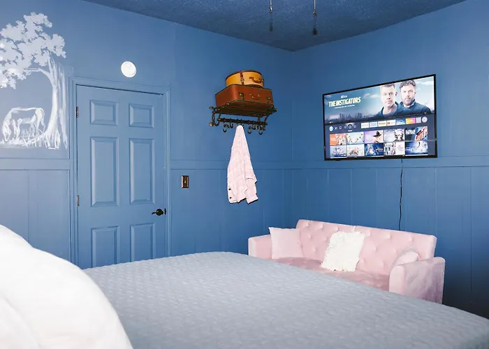 Historic Train House Close To Stadium - King Bed