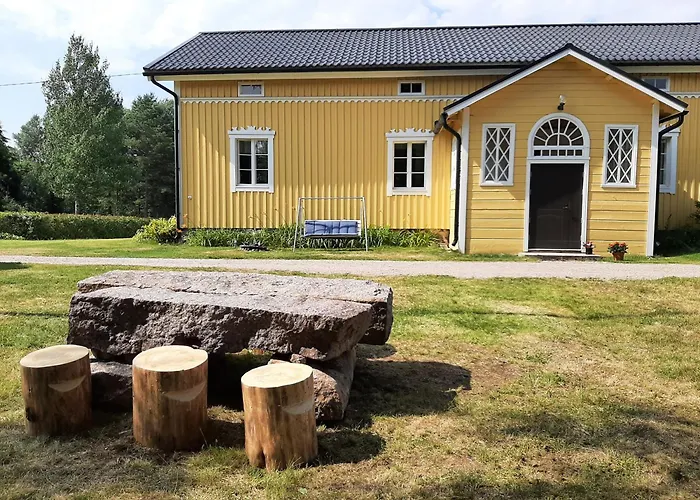 Maalaistalon Paeaerakennuksessa Asunto