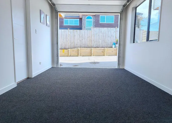 Stylish Family Retreat In Hillcrest Spa 4 Bedroom And Playroom
