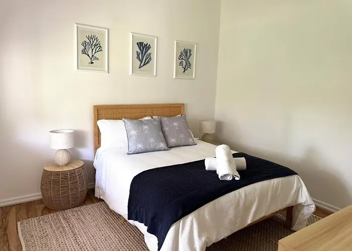 Shoaly House Cottage - A Charming Coastal Escape
