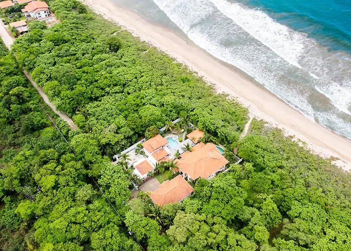 Barefoot Beachfront, Pool, Surf & Private Casita