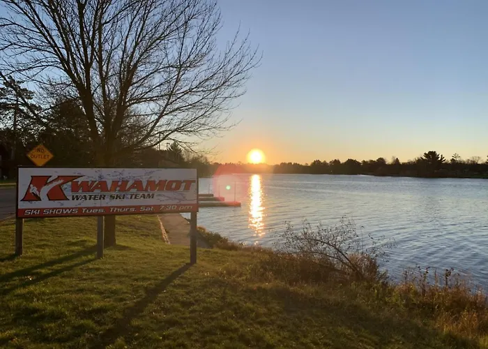 Bridge Inn Tomahawk - 2Nd Floor, 2 Queen Beds, Balcony, River View