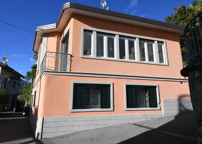 Villa Casa Pini By Rent All Como