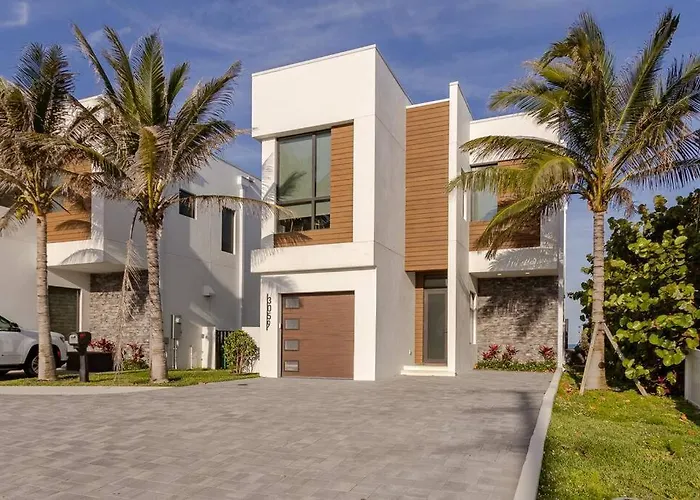 Oceanfront 4-Bed Designer Villa With Private Pool