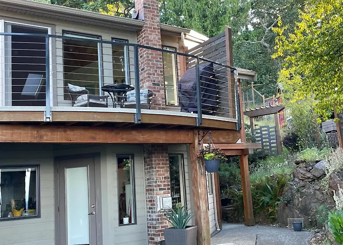 Tyee Beach Oasis Bed And Breakfast