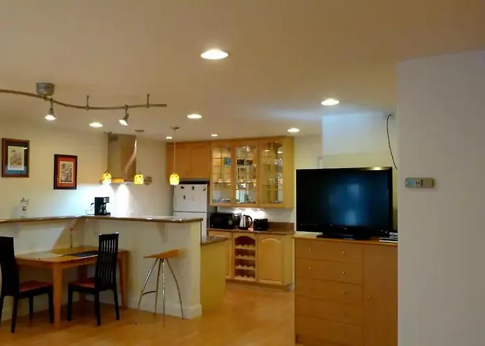 Private Nicely Decorated Studio