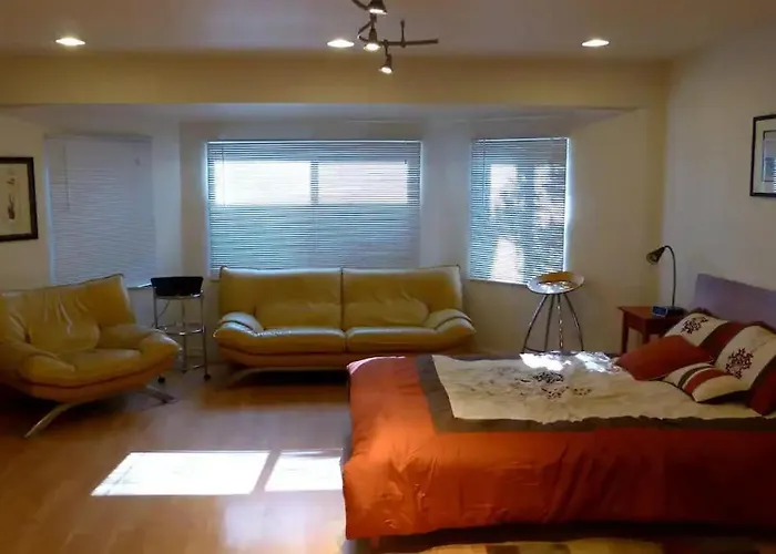 Private Nicely Decorated Studio