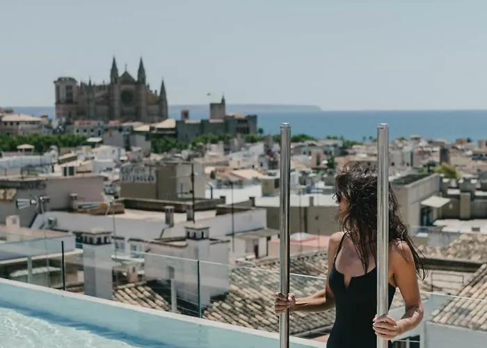 Nakar Hotel