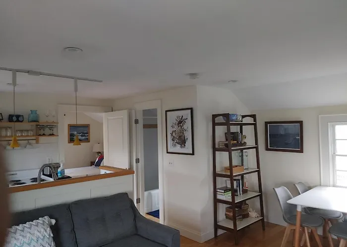 Borough Beach Apartment