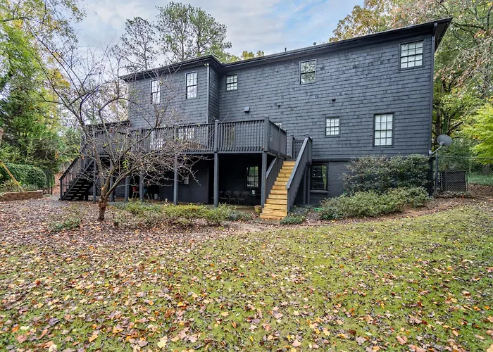 The Black House At Victoria Mill Buckhead