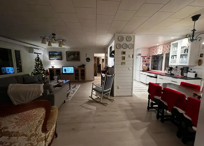 Villa Narikka, Tilava Ja Rauhallinen Loma-Asunto Kittilaen Keskustassa