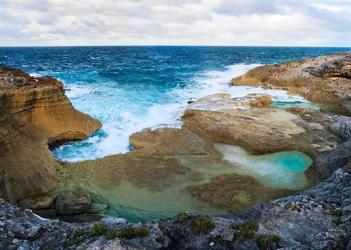 Wonderful Winding Bay