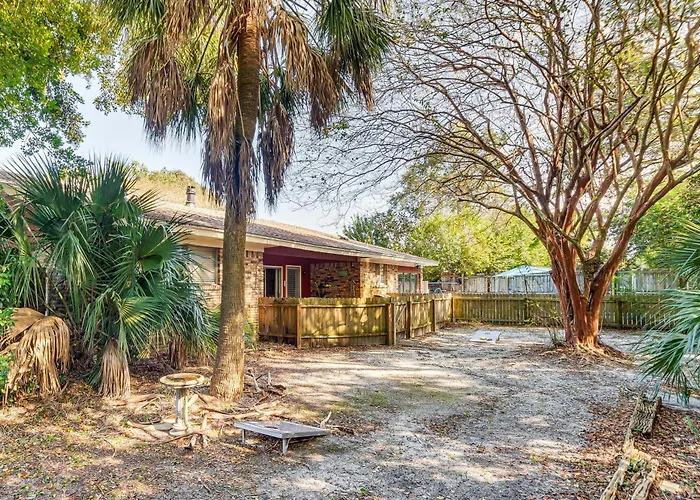 Near Top Beaches: Gulf Breeze Oasis W/ Grill