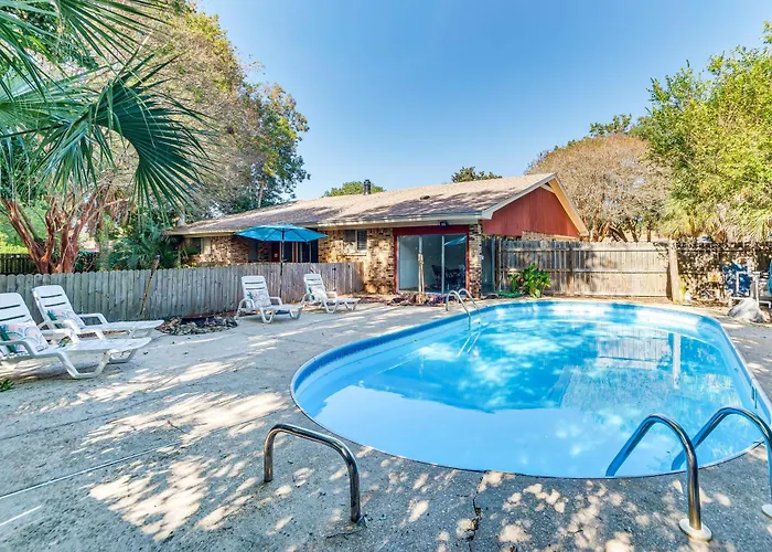 Near Top Beaches: Gulf Breeze Oasis W/ Grill