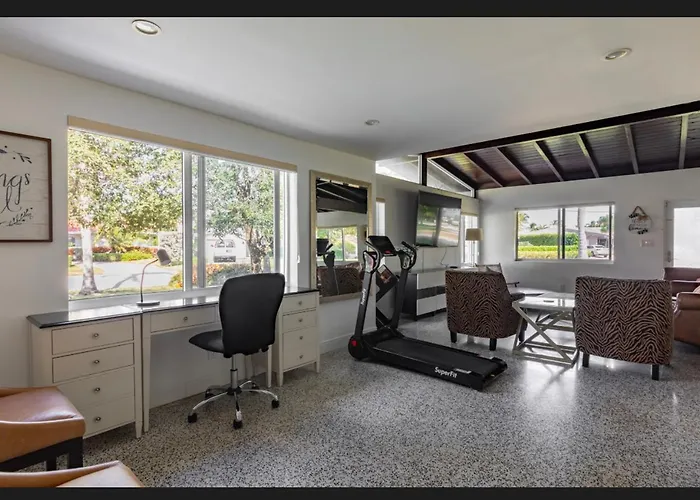 5 Mins To Beach Lux Spacious Heated Pool Home With 2 Car Garage
