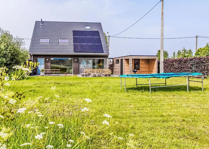 Villa Villa Vosseslag - Garage And Big Garden By Interhome