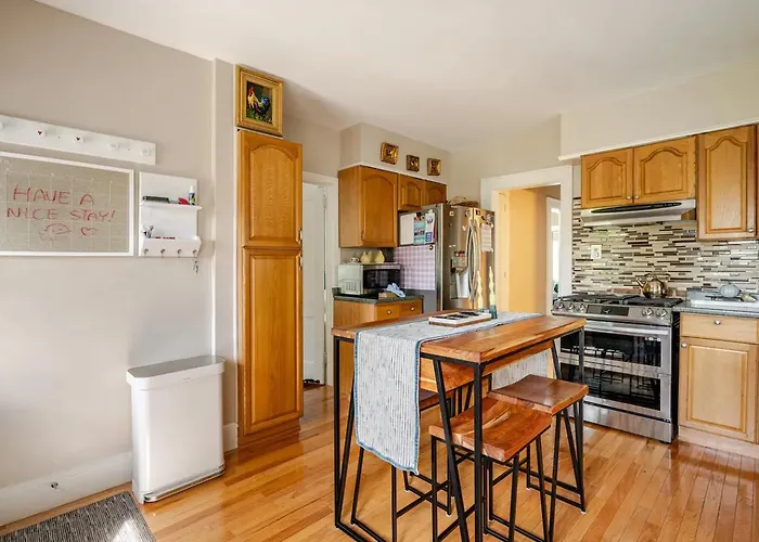 Gem By The Water With Firepit & All Fenced Backyard 2 Bedrooms