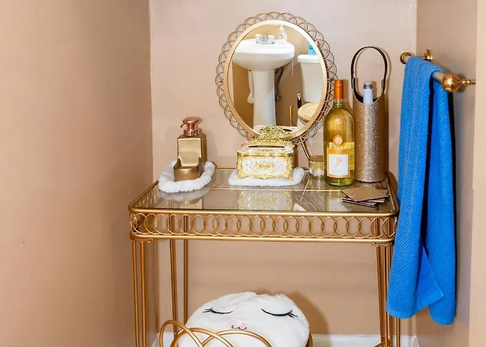 The Blue Room Luxury Suite