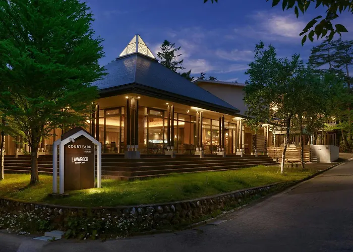Romantic hotel: Courtyard By Marriott Hakuba