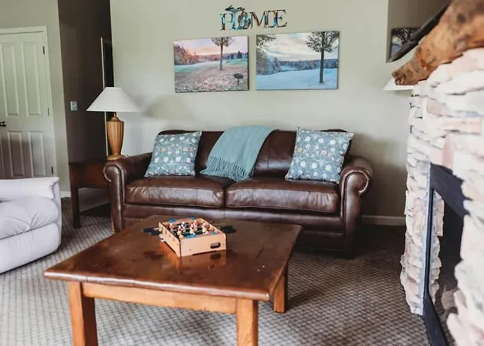 Picturesque Condo Perfect For Golf, Families, Pools And Lake Vacation