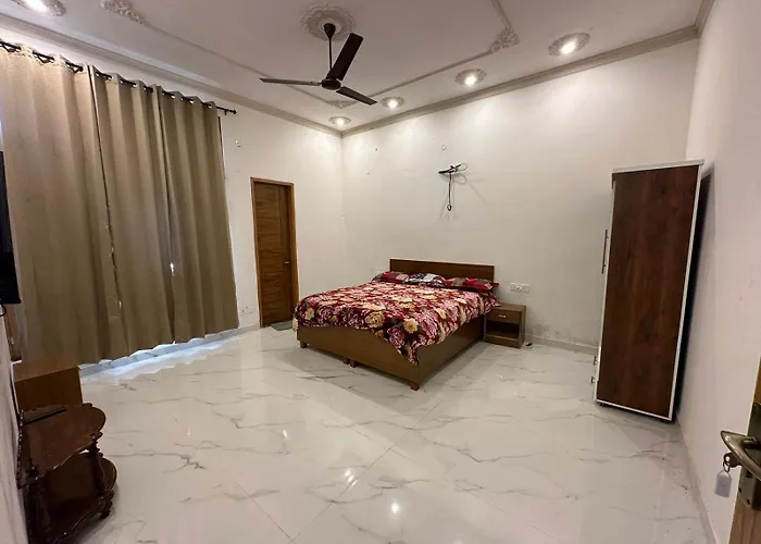 Anand Kunj