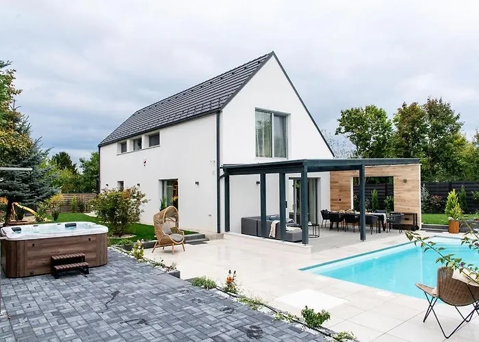 Villa Estelle - Pool, Jacuzzi, Sauna - Balaton