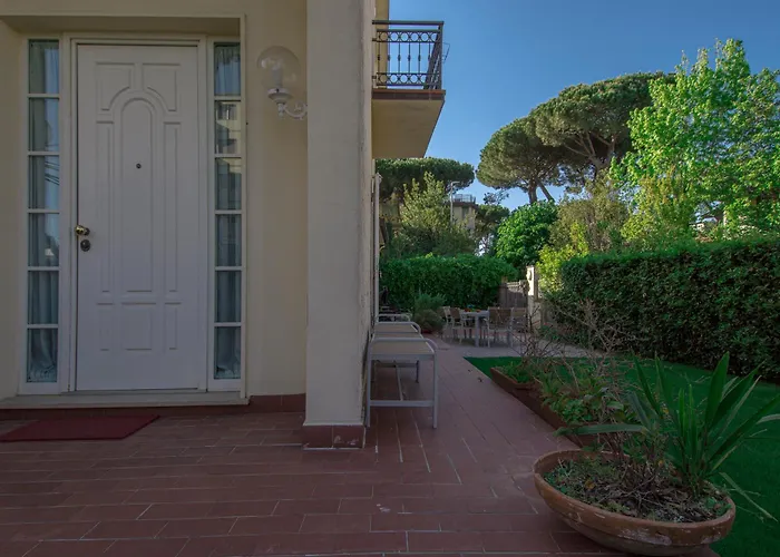 Villa Robin, Elegante E Indipendente Citta Giardino Viareggio
